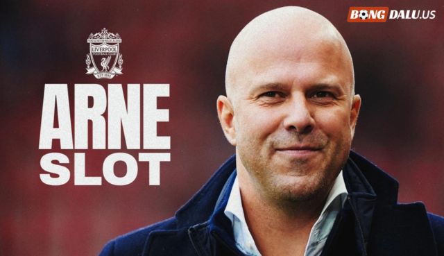 Huấn luyện viên Liverpool hiện tại là ai?